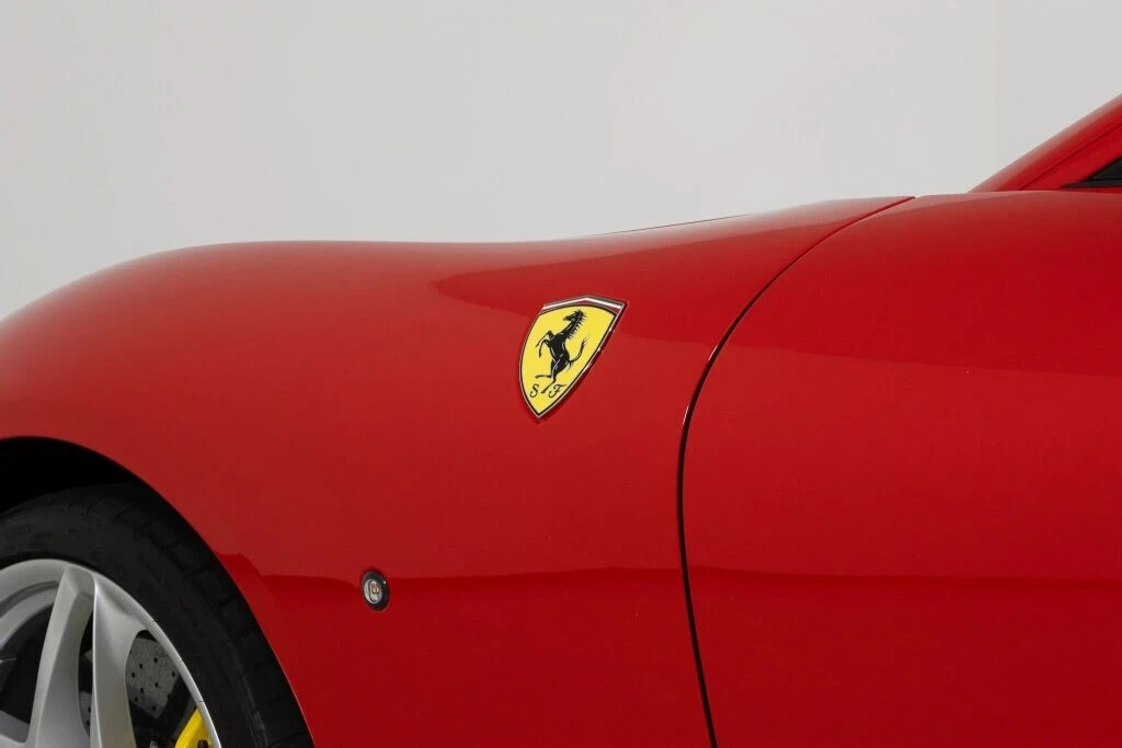2021 Ferrari Roma - Image 18 of 21