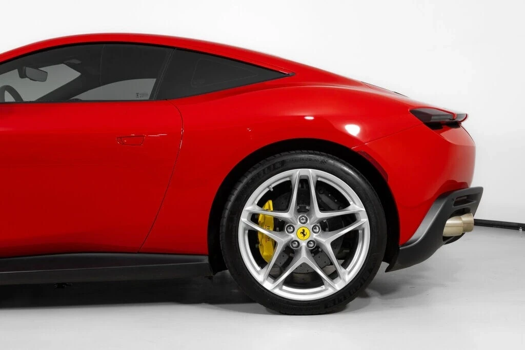 2021 Ferrari Roma - Image 17 of 21