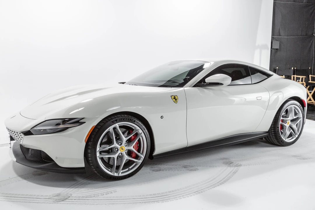 2021 Ferrari Roma - Image 2 of 31