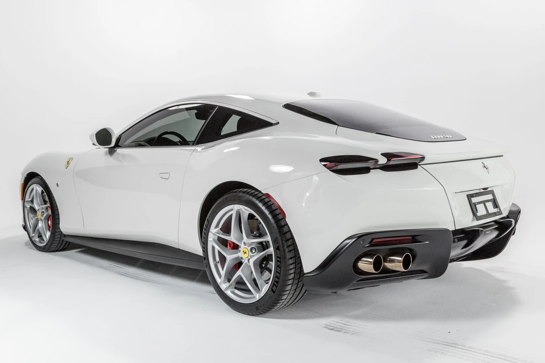 2021 Ferrari Roma - Image 13 of 31