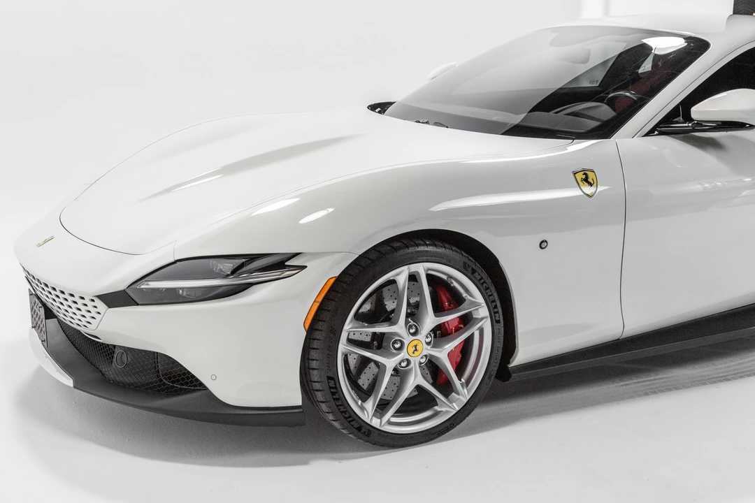 2021 Ferrari Roma - Image 16 of 31