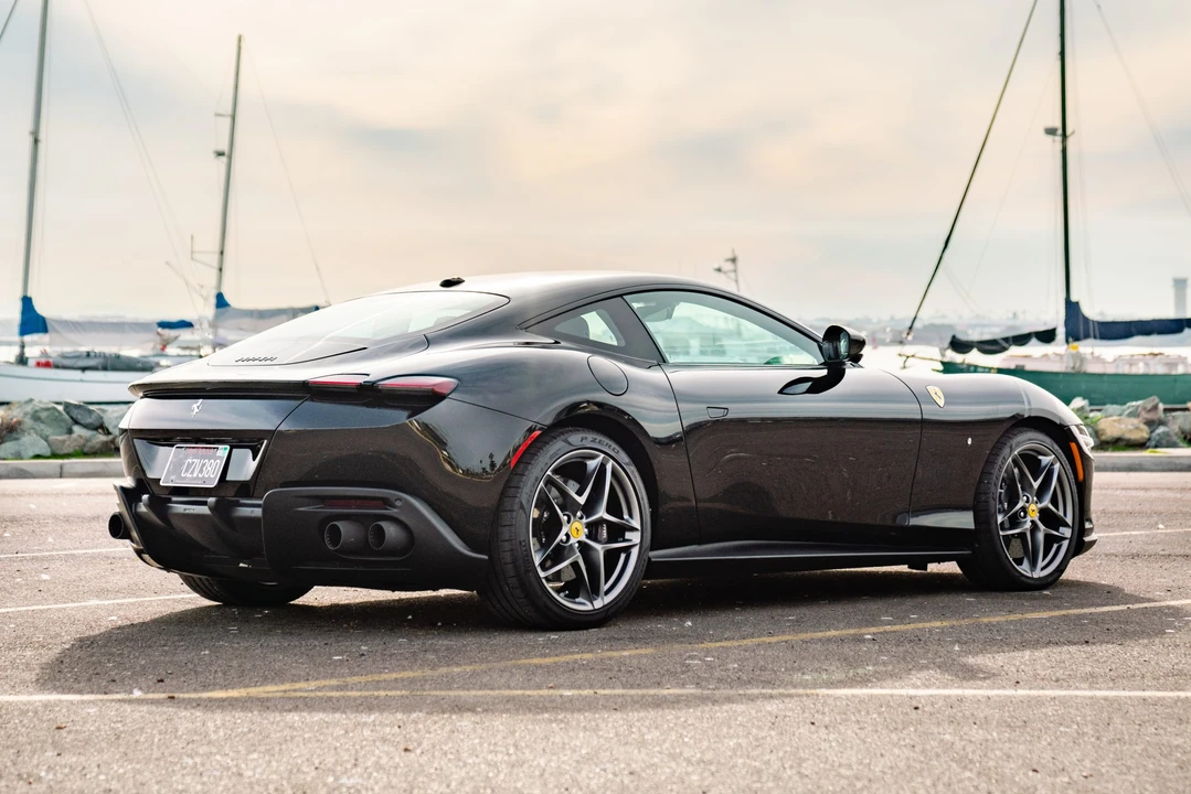 2021 Ferrari Roma - Image 15 of 31