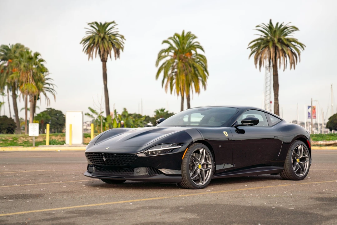 2021 Ferrari Roma - Image 2 of 31
