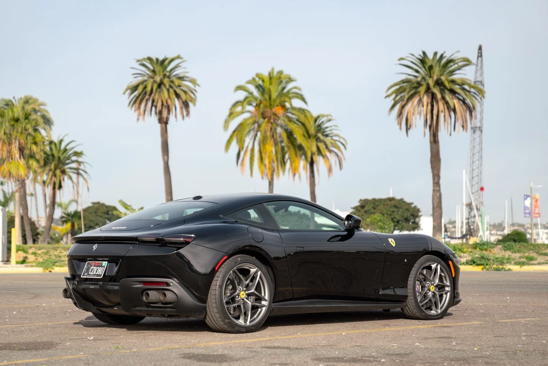 2021 Ferrari Roma - Image 16 of 31