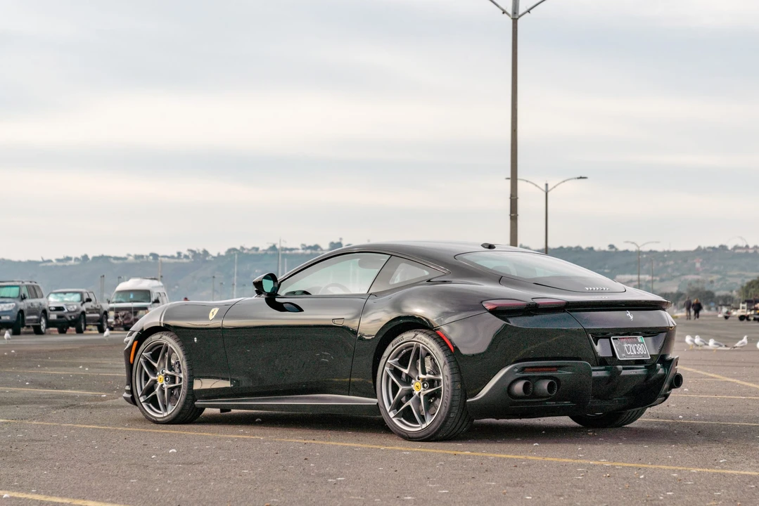 2021 Ferrari Roma - Image 7 of 31