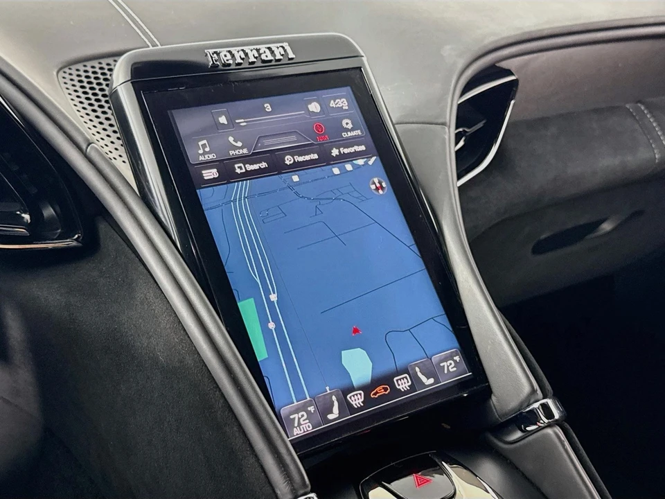 2021 Ferrari Roma - Image 15 of 31