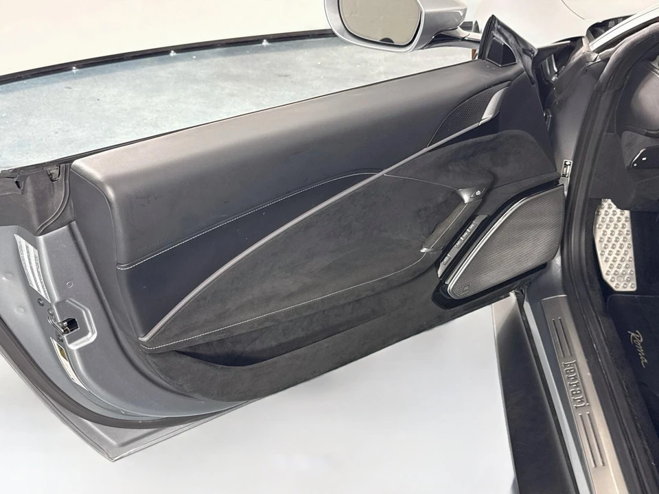 2021 Ferrari Roma - Image 19 of 31