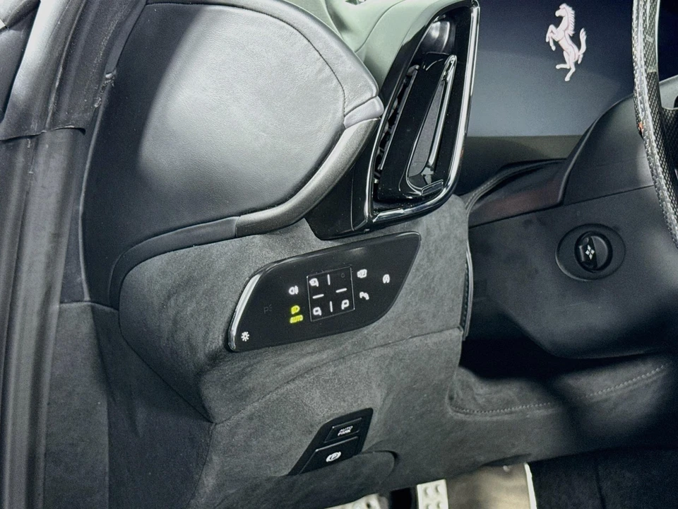 2021 Ferrari Roma - Image 10 of 31