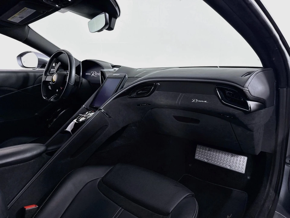 2021 Ferrari Roma - Image 29 of 31