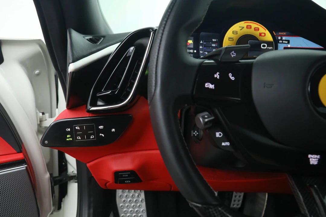 2021 Ferrari Roma - Image 28 of 31