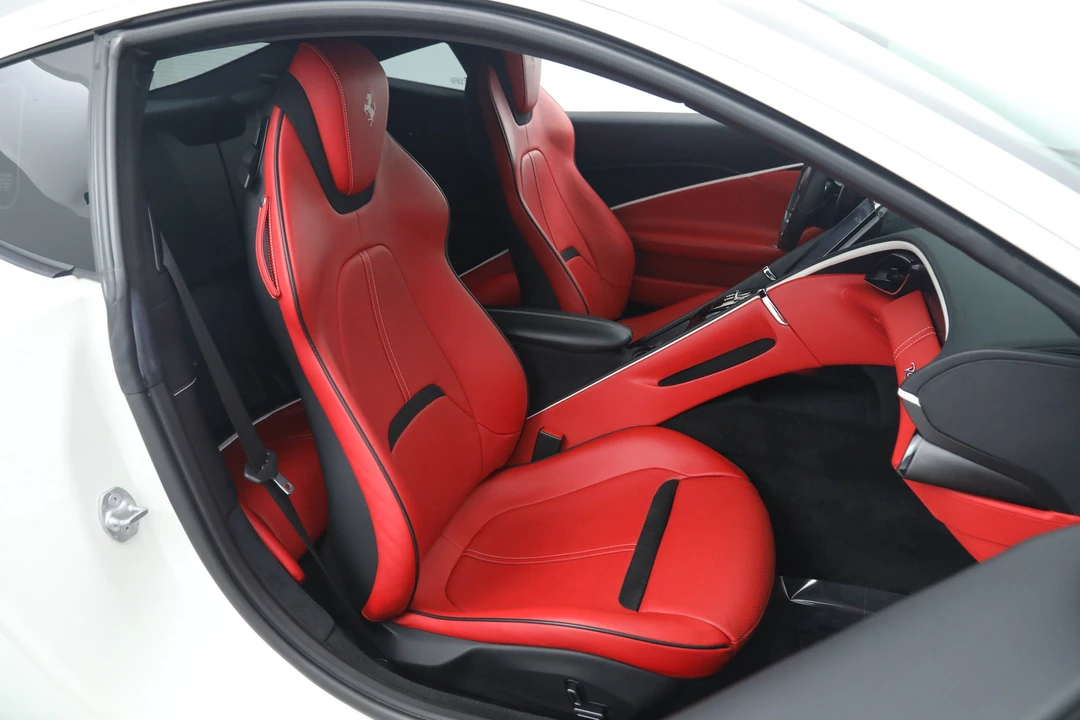 2021 Ferrari Roma - Image 22 of 31