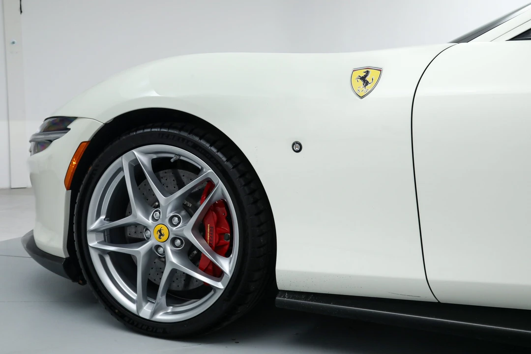 2021 Ferrari Roma - Image 16 of 31