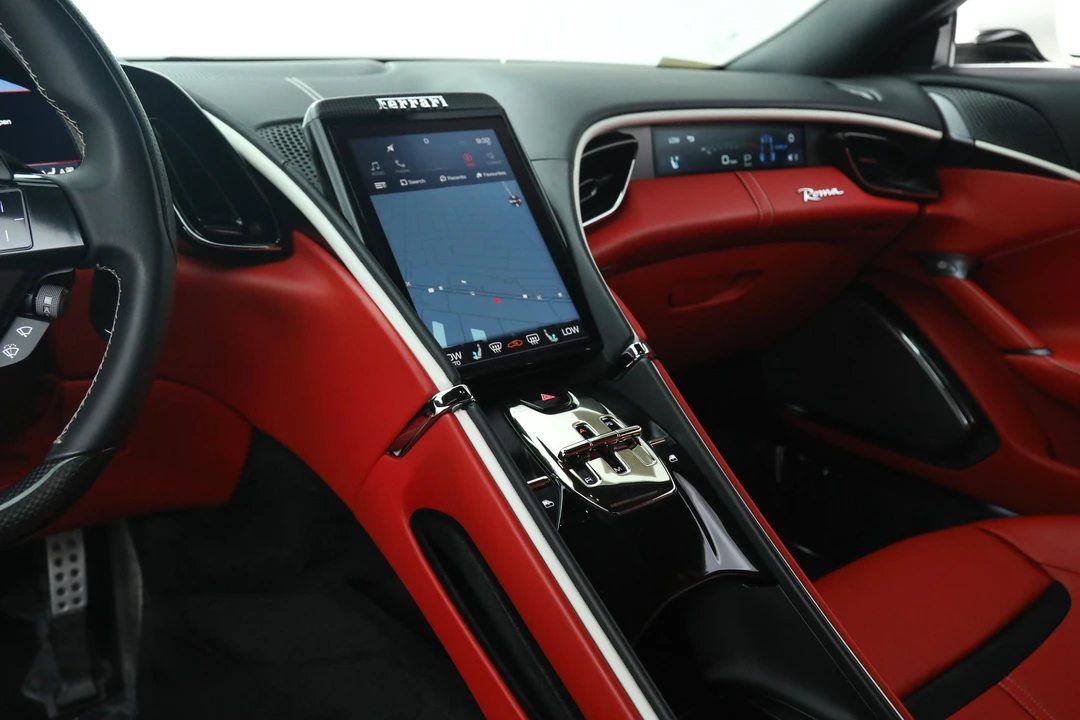 2021 Ferrari Roma - Image 29 of 31
