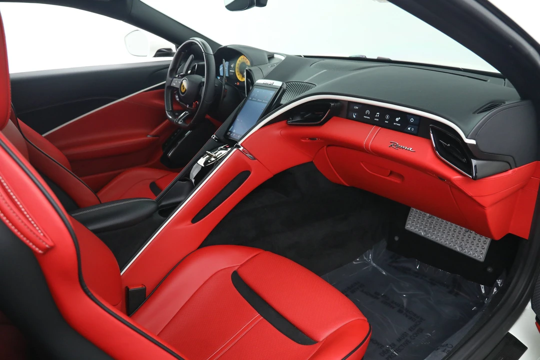 2021 Ferrari Roma - Image 20 of 31