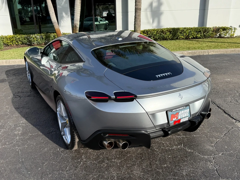 2021 Ferrari Roma - Image 14 of 21