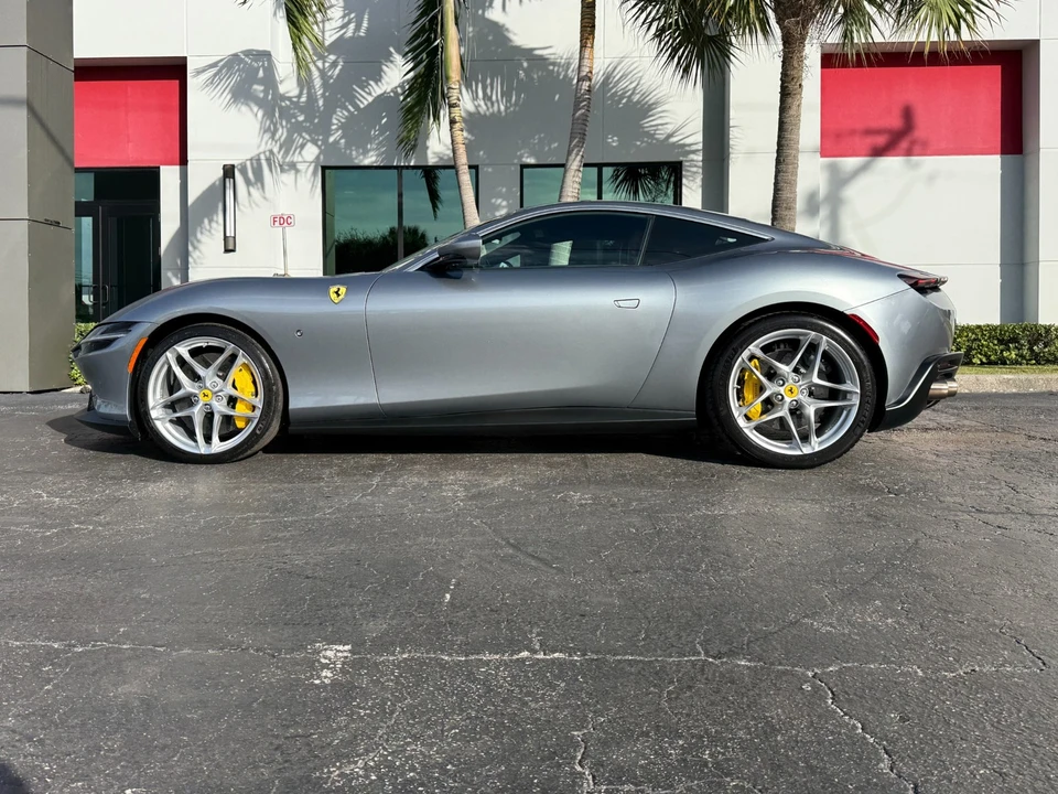 2021 Ferrari Roma - Image 11 of 21