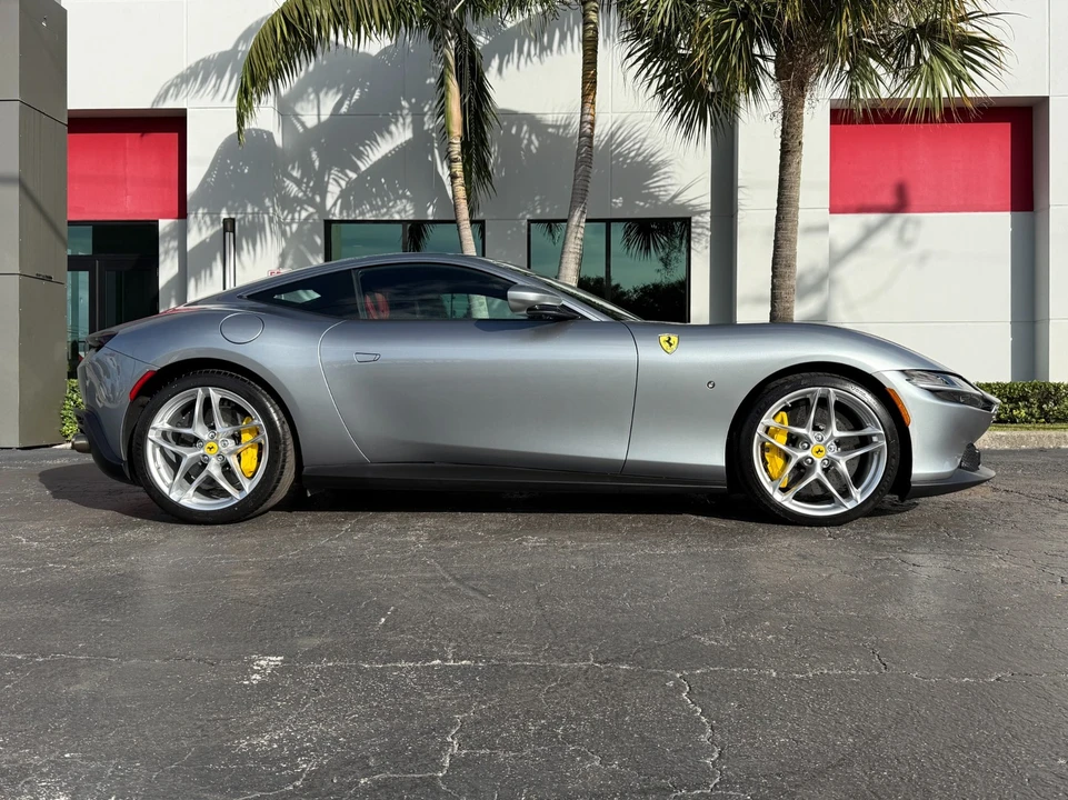 2021 Ferrari Roma - Image 2 of 21