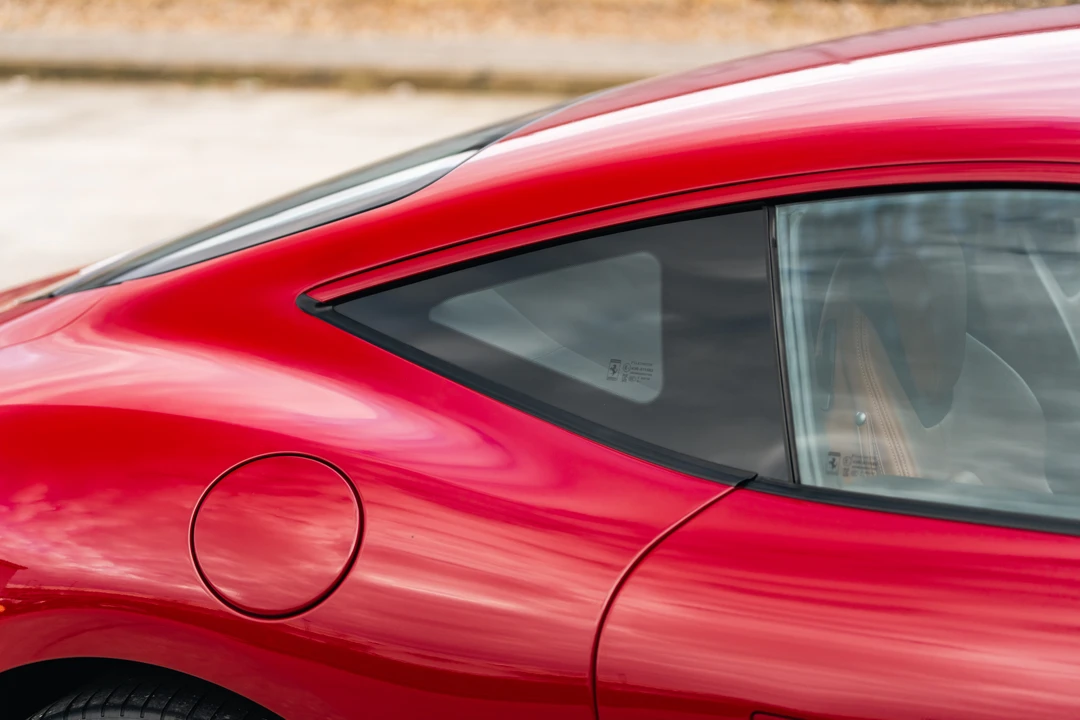 2021 Ferrari Roma - Image 21 of 31