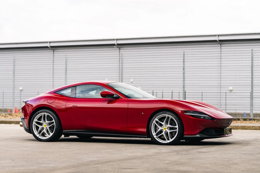 2021 Ferrari Roma - Image 12 of 31
