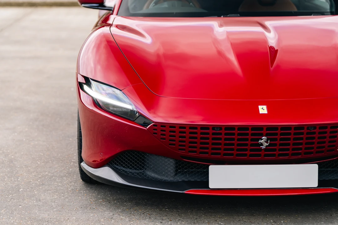 2021 Ferrari Roma - Image 28 of 31