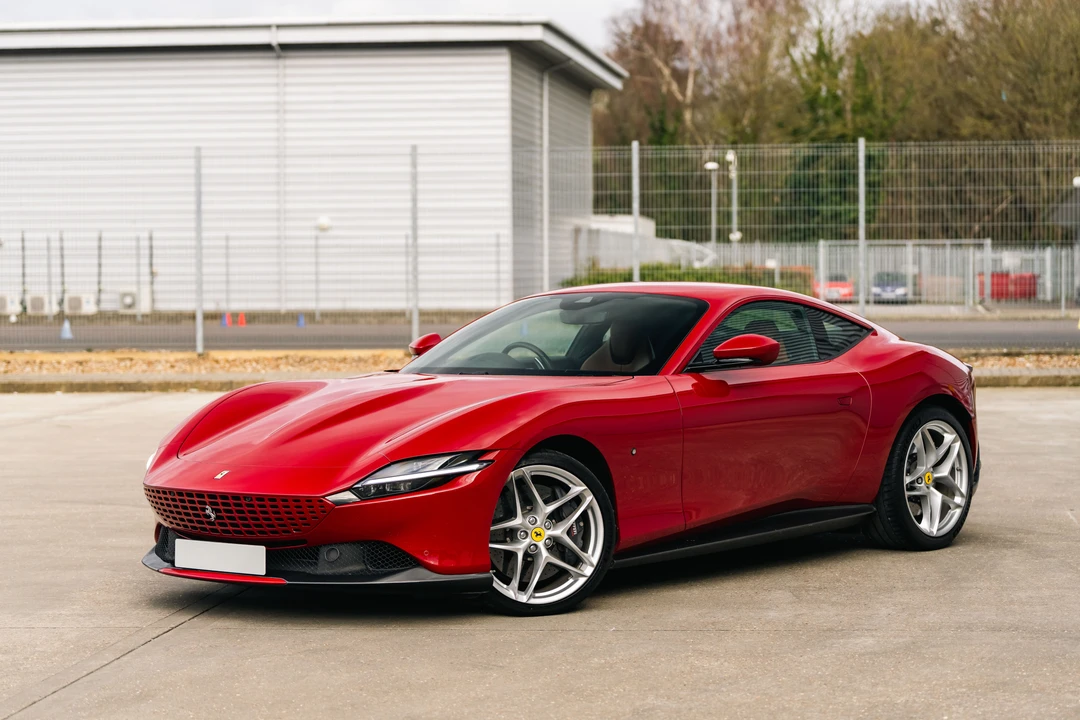 2021 Ferrari Roma - Image 16 of 31