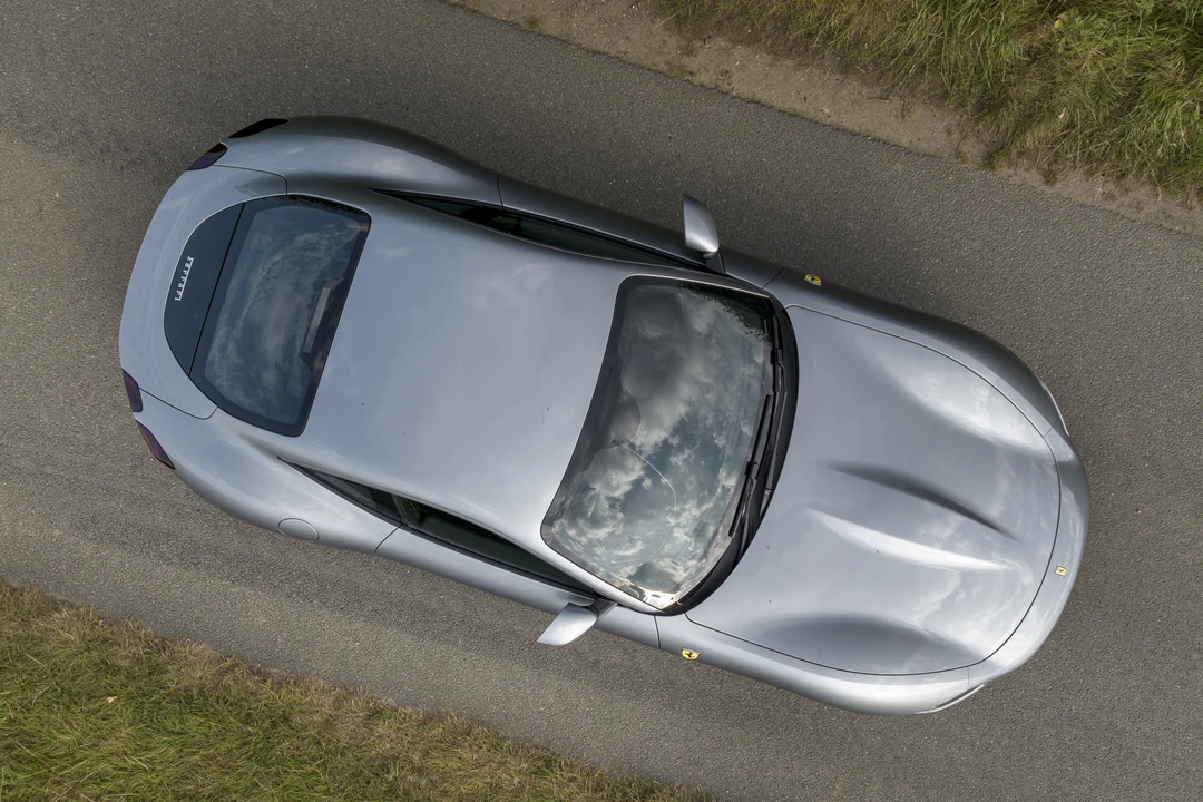 2021 Ferrari Roma - Image 18 of 31