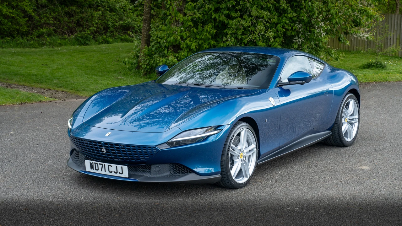 2021 Ferrari Roma - Image 16 of 31