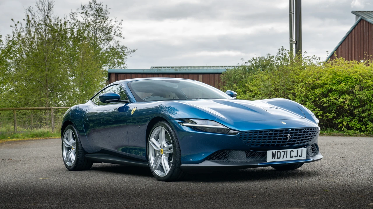 2021 Ferrari Roma - Image 18 of 31