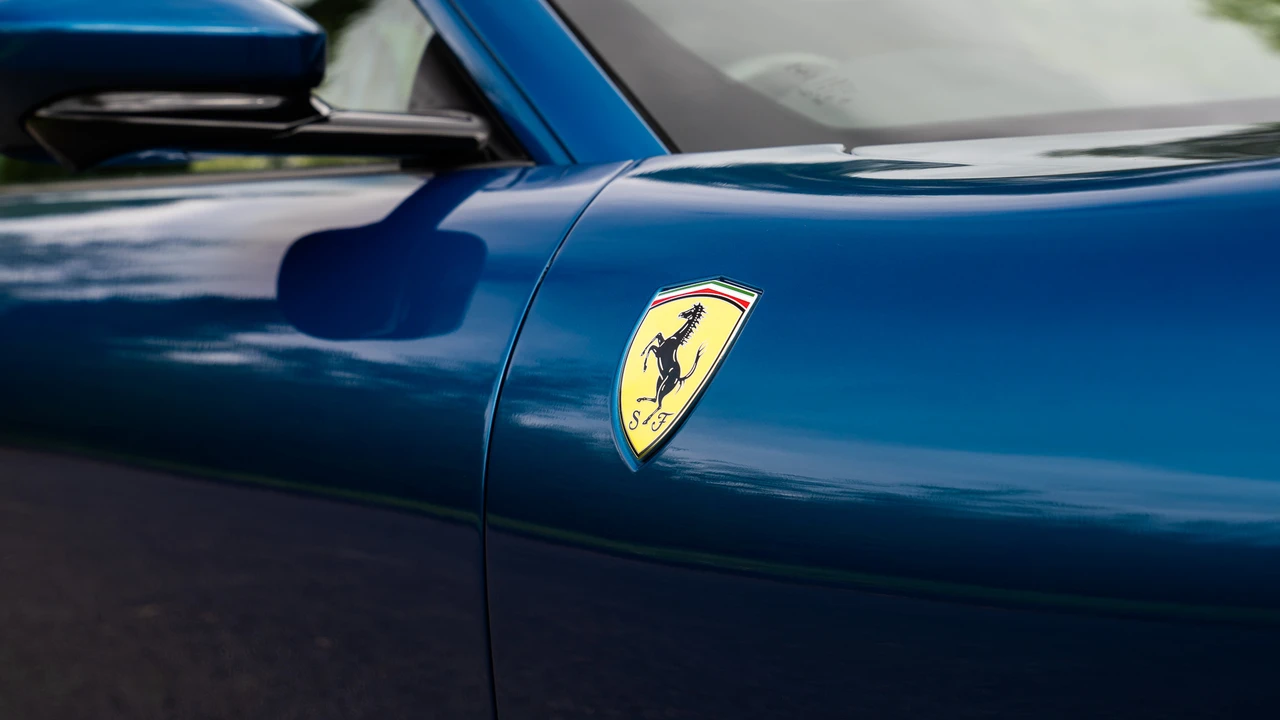 2021 Ferrari Roma - Image 26 of 31