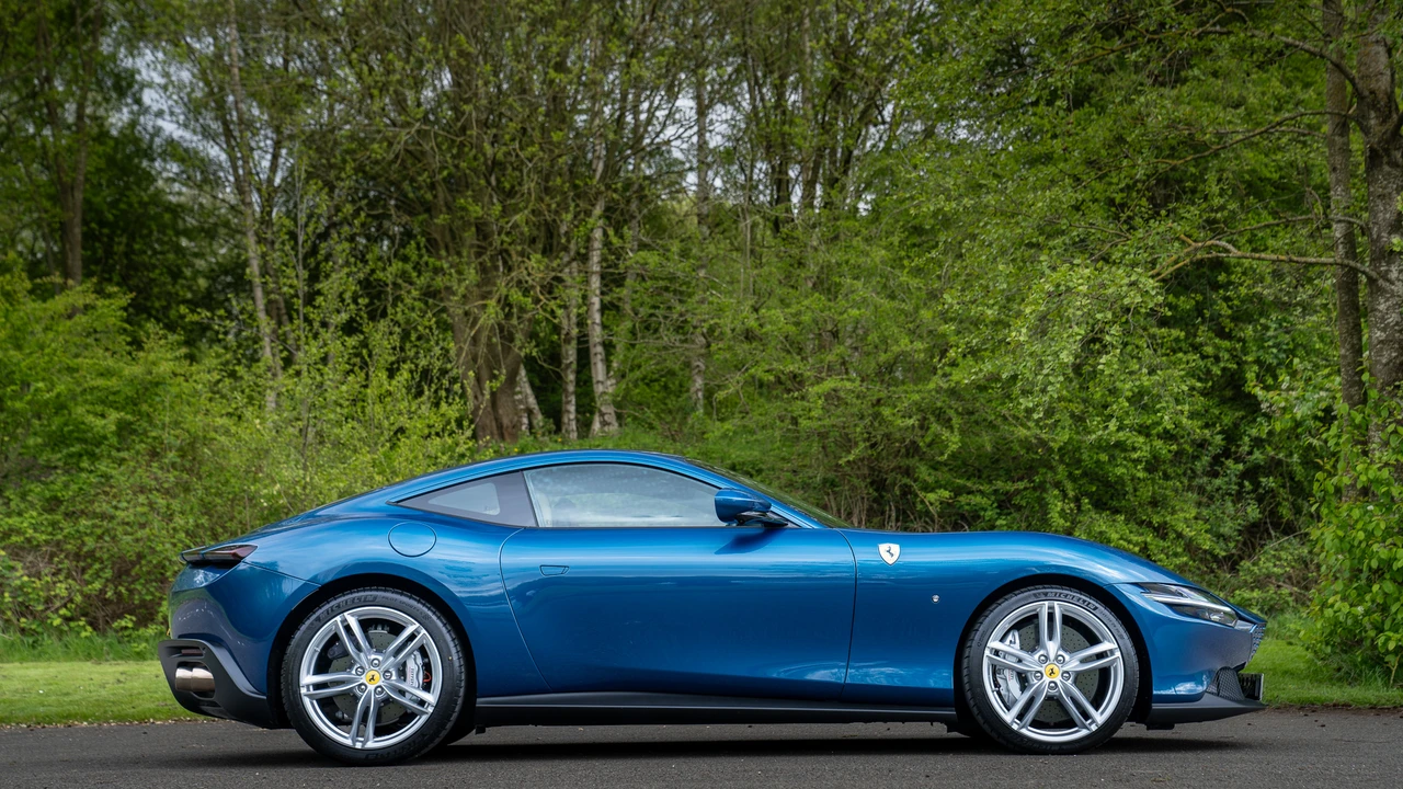 2021 Ferrari Roma - Image 8 of 31