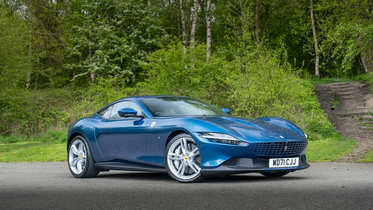 2021 Ferrari Roma - Image 15 of 31