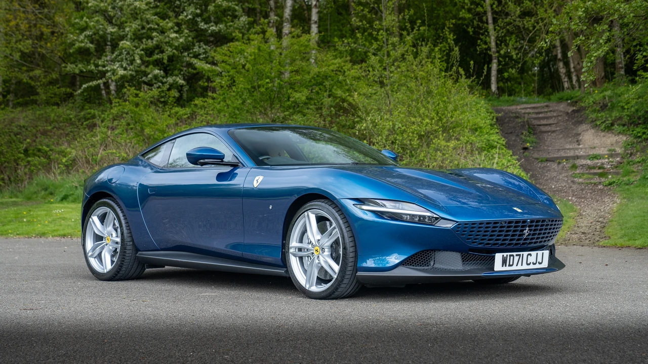 2021 Ferrari Roma - Image 9 of 31