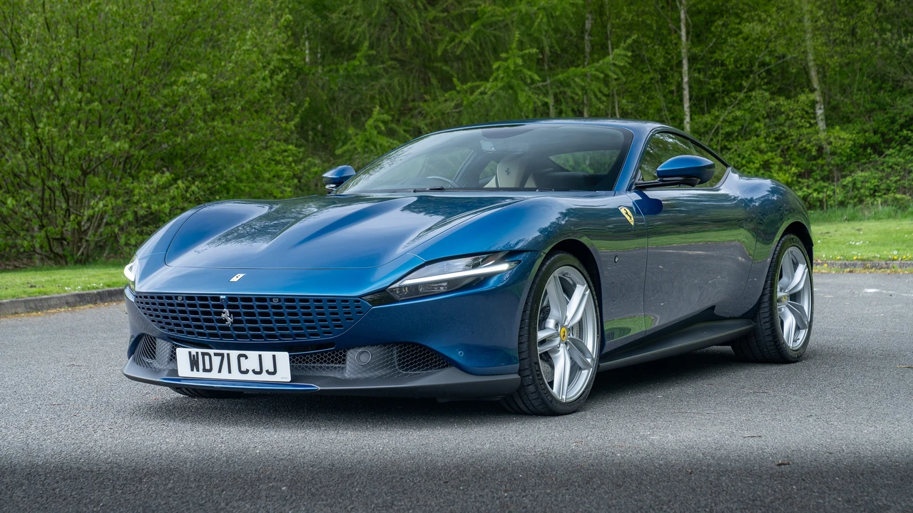 2021 Ferrari Roma - Image 17 of 31