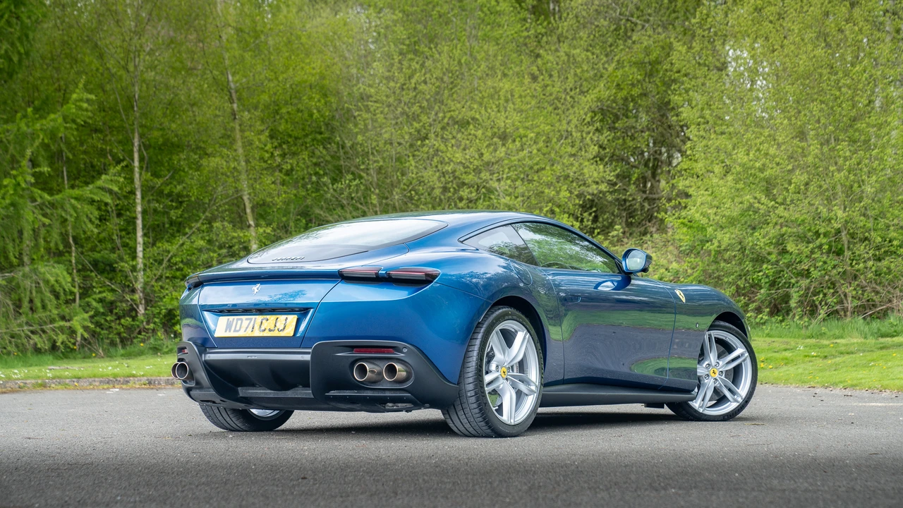 2021 Ferrari Roma - Image 14 of 31