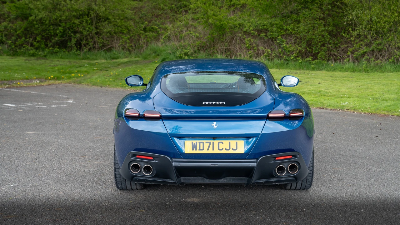 2021 Ferrari Roma - Image 13 of 31
