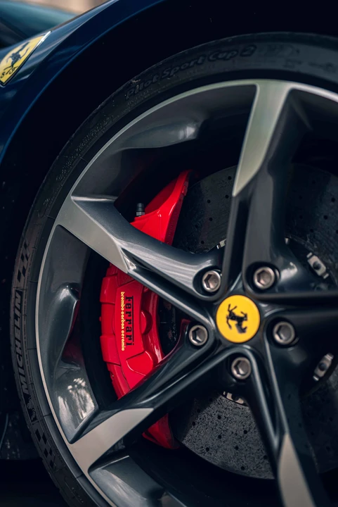 2021 Ferrari SF90 Spider - Image 24 of 31