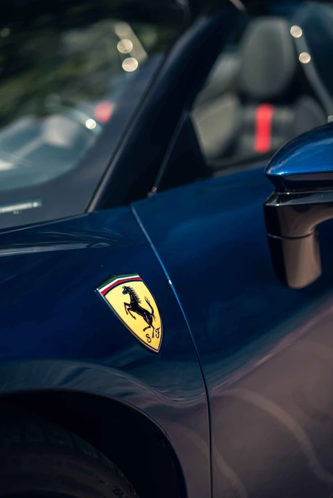 2021 Ferrari SF90 Spider - Image 27 of 31