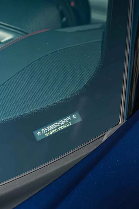 2021 Ferrari SF90 Spider - Image 28 of 31