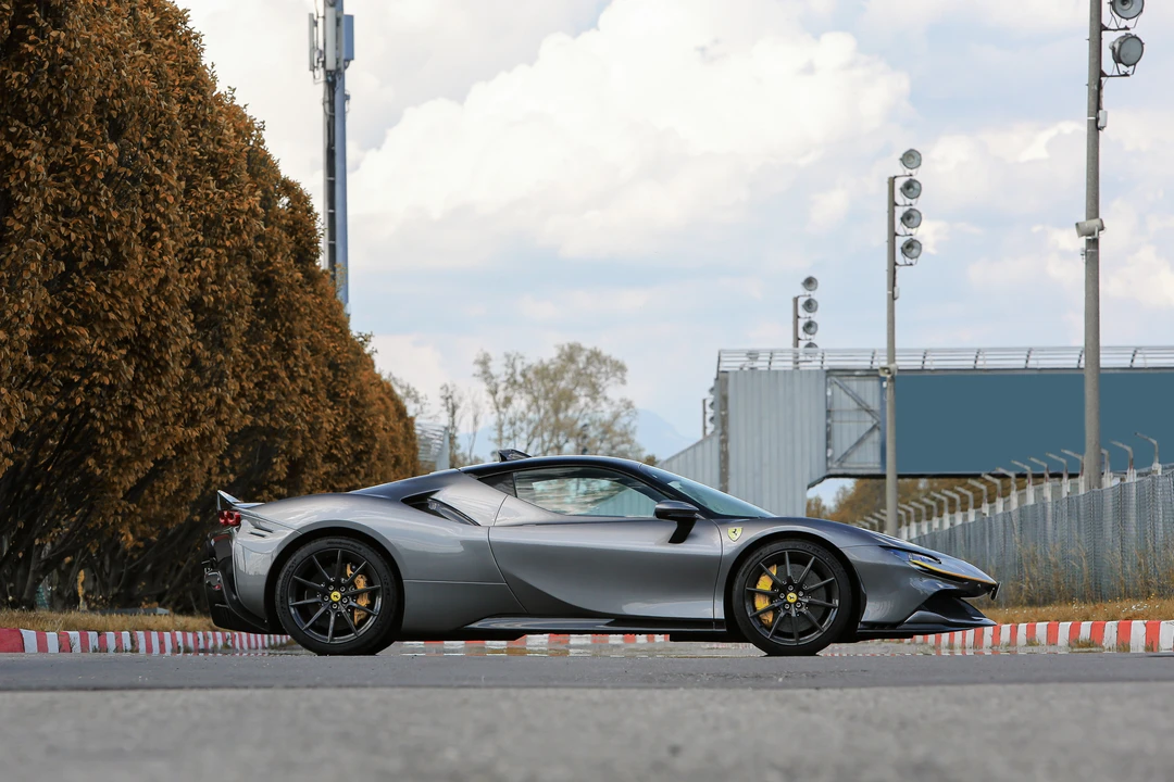 2021 Ferrari SF90 Stradale - Image 4 of 31