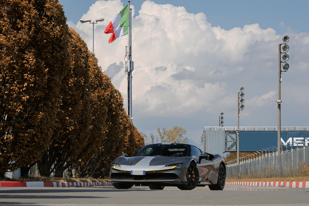 2021 Ferrari SF90 Stradale - Image 14 of 31