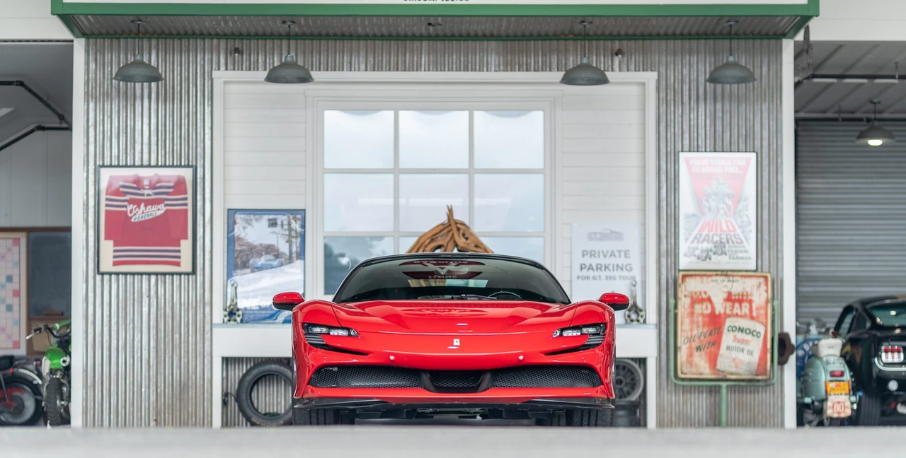 2021 Ferrari SF90 Stradale - Image 29 of 31