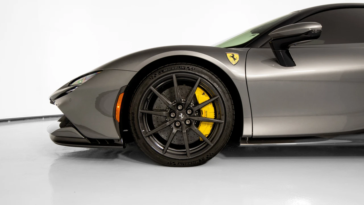 2021 Ferrari SF90 Stradale - Image 29 of 31