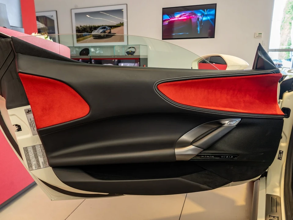 2021 Ferrari SF90 Stradale - Image 8 of 27