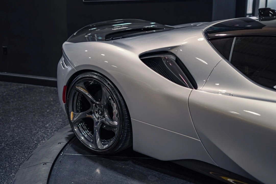 2021 Ferrari SF90 Stradale - Image 8 of 31