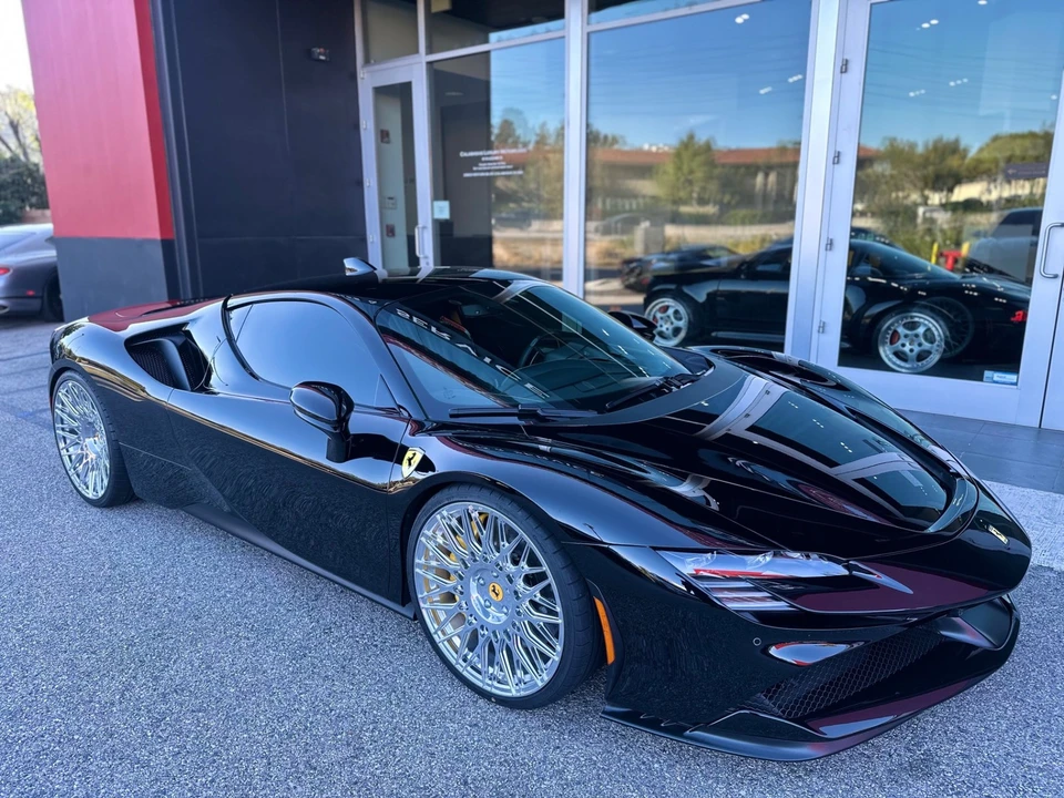 2021 Ferrari SF90 Stradale - Image 4 of 21