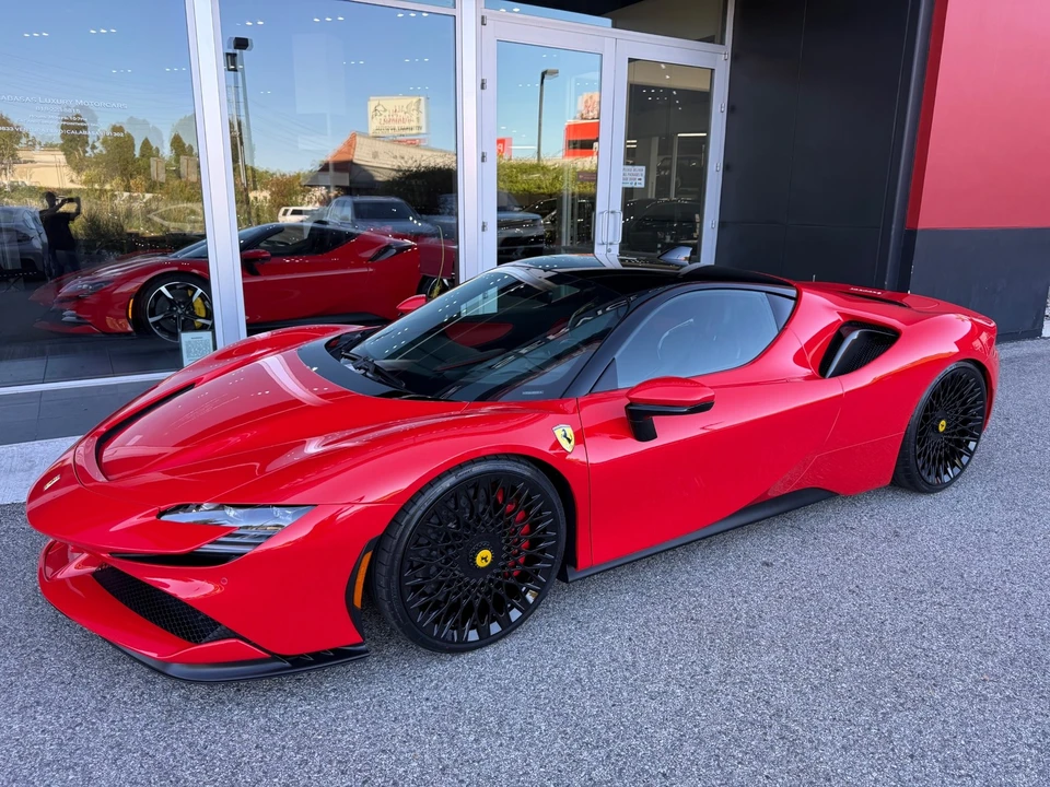 2021 Ferrari SF90 Stradale - Image 9 of 28