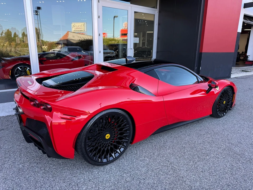 2021 Ferrari SF90 Stradale - Image 5 of 28