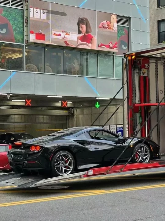 2021 Ferrari F8 Tributo - Image 12 of 17