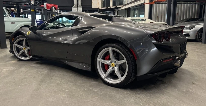 2021 Ferrari F8 Spider - Image 3 of 5