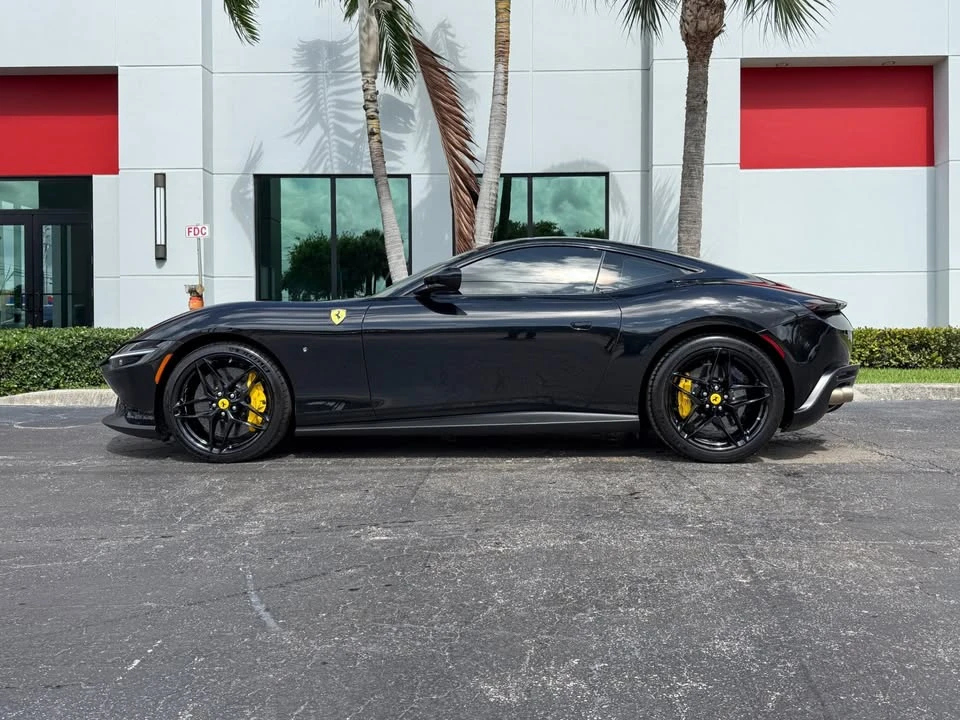 2021 Ferrari Roma - Image 5 of 18